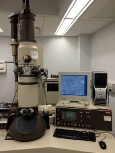 CM10 electron microscope