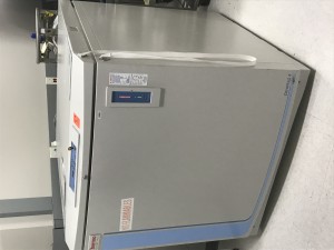 Liquid nitrogen freezer