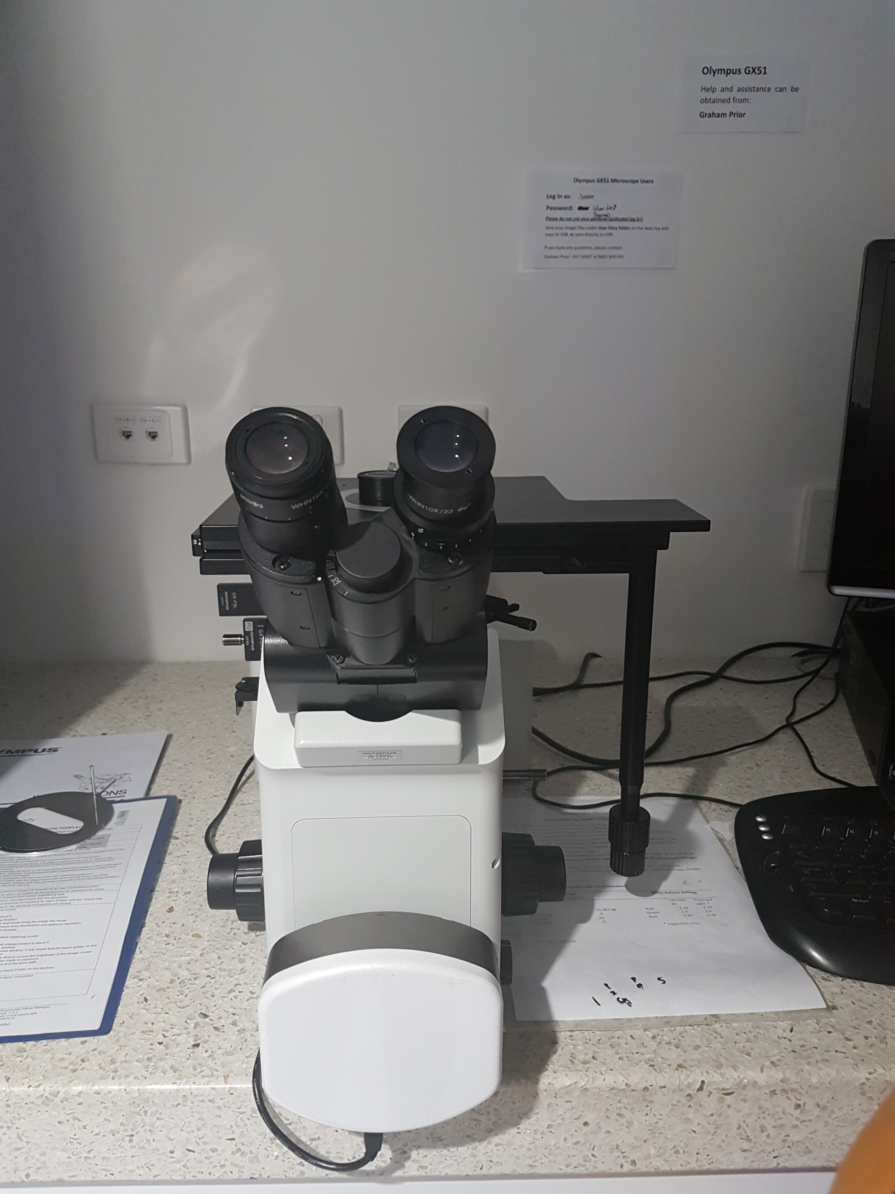 82 - 289 - Optical microscope_Olympus GX51