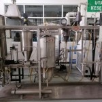 Continuous fluidized bed fast pyrolysis system